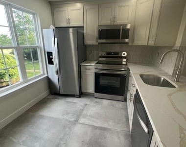 380-b Delancey Place - Photo Thumbnail 6
