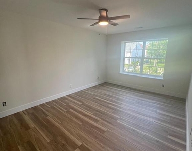 380-b Delancey Place - Photo Thumbnail 16