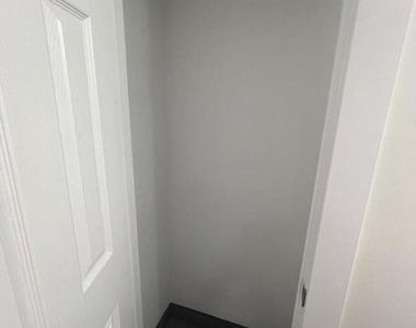 380-b Delancey Place - Photo Thumbnail 20