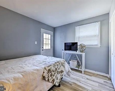 1106 E Evans Boulevard - Photo Thumbnail 12