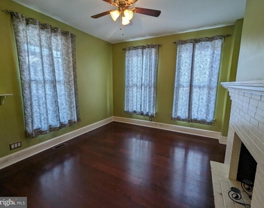 306 N Locust Street - Photo Thumbnail 5