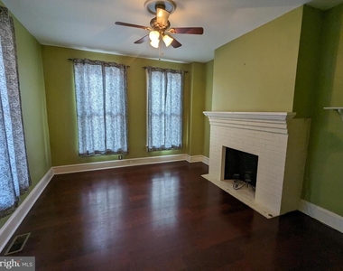 306 N Locust Street - Photo Thumbnail 4