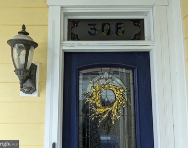 306 N Locust Street - Photo Thumbnail 1
