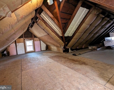 306 N Locust Street - Photo Thumbnail 24