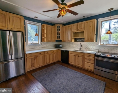 306 N Locust Street - Photo Thumbnail 11