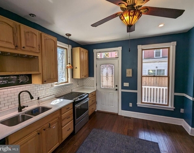 306 N Locust Street - Photo Thumbnail 12