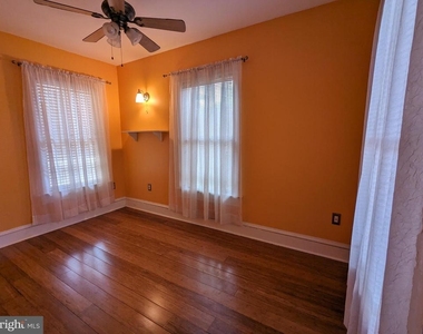306 N Locust Street - Photo Thumbnail 21