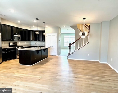 5312 N Center Drive - Photo Thumbnail 5