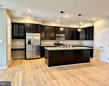 5312 N Center Drive - Photo Thumbnail 6