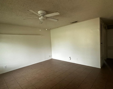 900 Sahara Ave - Photo Thumbnail 1