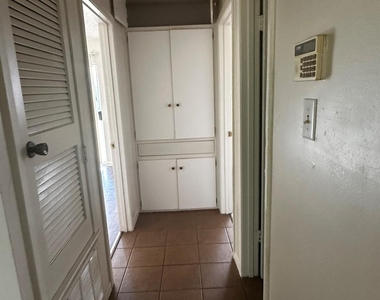 900 Sahara Ave - Photo Thumbnail 4