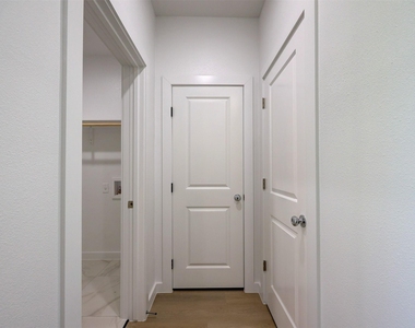 230 Brown St - Photo Thumbnail 4