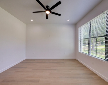 230 Brown St - Photo Thumbnail 2