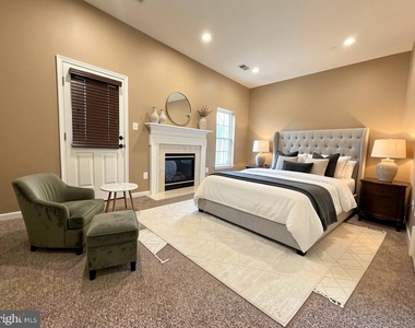 25353 Damascus Park Terrace - Photo Thumbnail 9