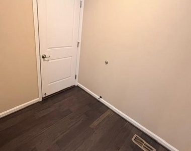 22110 Fulmer Avenue - Photo Thumbnail 44