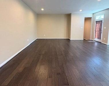 22110 Fulmer Avenue - Photo Thumbnail 12