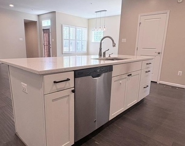 22110 Fulmer Avenue - Photo Thumbnail 8