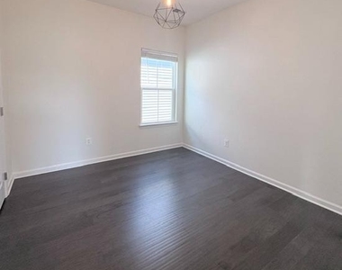 22110 Fulmer Avenue - Photo Thumbnail 25