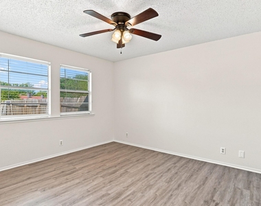 5700 Cherry Park Dr - Photo Thumbnail 10