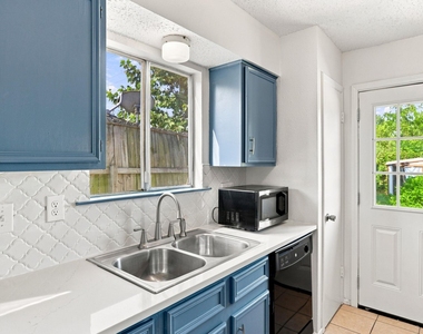 5700 Cherry Park Dr - Photo Thumbnail 5