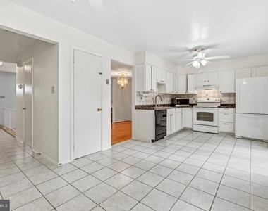 18617 Chickadee Lane - Photo Thumbnail 7