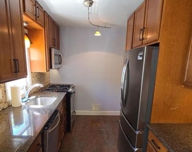 1113 Grandin Avenue - Photo Thumbnail 9