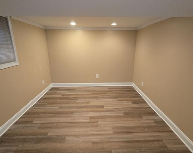1113 Grandin Avenue - Photo Thumbnail 15