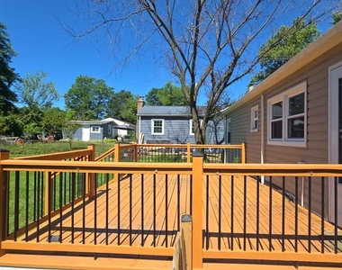 1113 Grandin Avenue - Photo Thumbnail 21