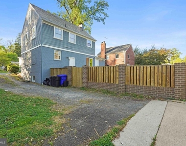 1910 Elkhart Street - Photo Thumbnail 39
