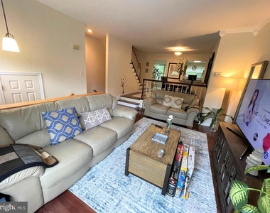 5 Martins Square Lane - Photo Thumbnail 5