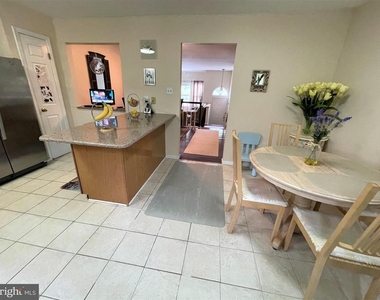5 Martins Square Lane - Photo Thumbnail 16