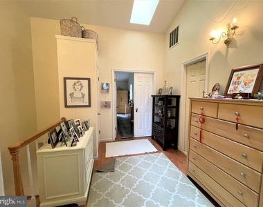 5 Martins Square Lane - Photo Thumbnail 32