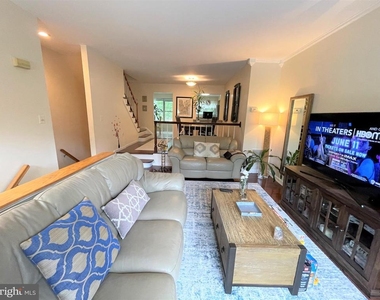 5 Martins Square Lane - Photo Thumbnail 25