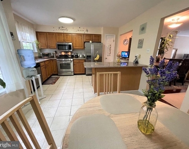 5 Martins Square Lane - Photo Thumbnail 19