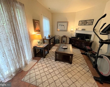 5 Martins Square Lane - Photo Thumbnail 35