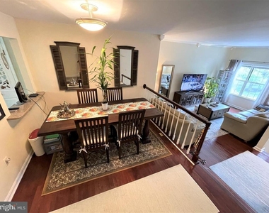 5 Martins Square Lane - Photo Thumbnail 18