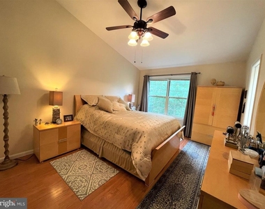 5 Martins Square Lane - Photo Thumbnail 26