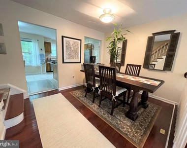 5 Martins Square Lane - Photo Thumbnail 6