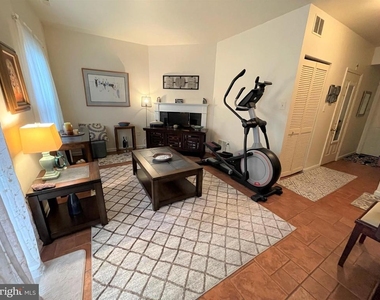 5 Martins Square Lane - Photo Thumbnail 38