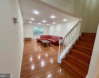 5916 Dorchester Way - Photo Thumbnail 8