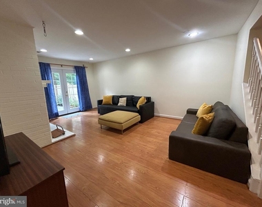 5916 Dorchester Way - Photo Thumbnail 20
