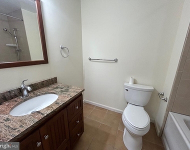 5916 Dorchester Way - Photo Thumbnail 23