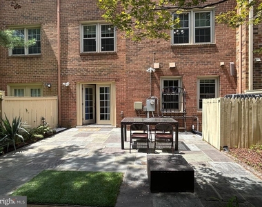 5916 Dorchester Way - Photo Thumbnail 26