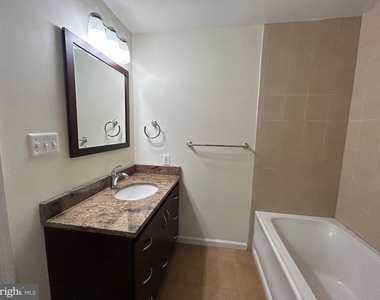 5916 Dorchester Way - Photo Thumbnail 16