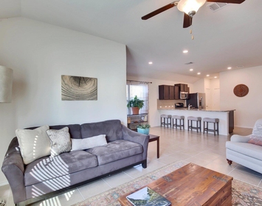 3712 Colorado High Ave - Photo Thumbnail 2