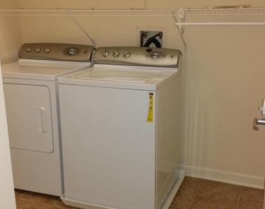 557 Cedar Spring Street - Photo Thumbnail 18