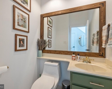 7017 Helmsdale Court - Photo Thumbnail 10