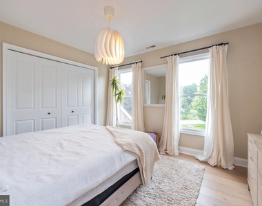 7017 Helmsdale Court - Photo Thumbnail 15