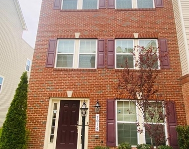 7014 Foxton Way - Photo Thumbnail 7