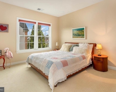 714 Monarchos Drive - Photo Thumbnail 35
